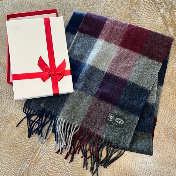 New In Box Women Men Unisex 100% CASHMERE Houndstooth Red/Black Scarf 12”X72”